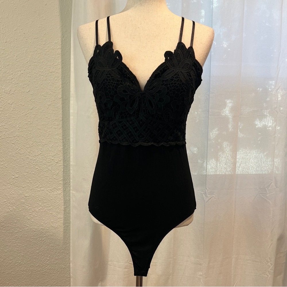 Elleborn Black Lace Bodice Bodysuit. Size L. NWOT